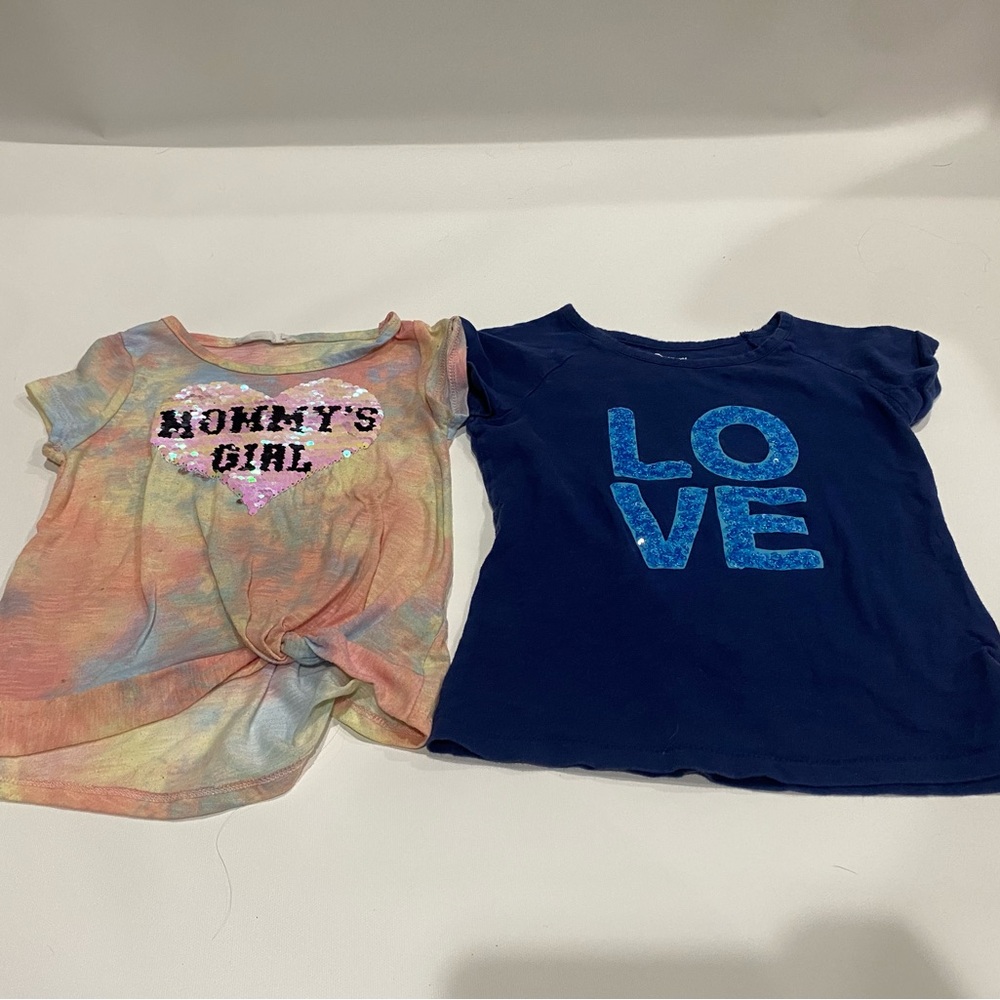 Sparkle bundle-5T short sleeve shirts. One says mommy/daddy girl other says LOVE